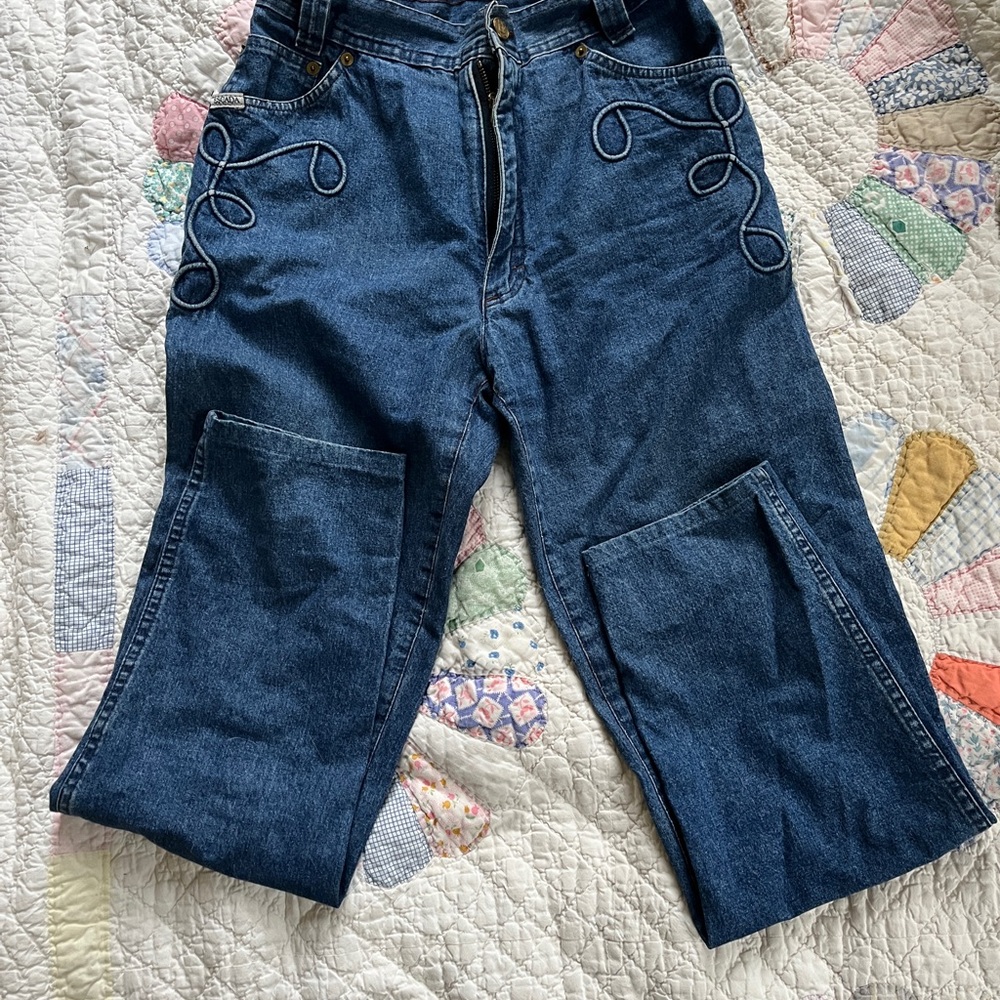 Women's Escada Designer Blue Jeans with Embroidered Detail High Waisted  28 inch